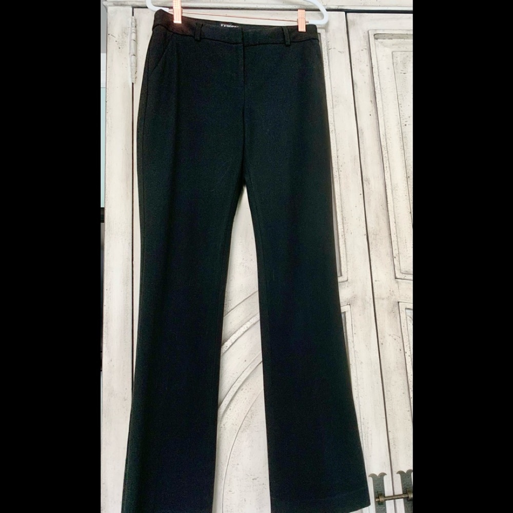 Express black Columnist pants. Size 6.